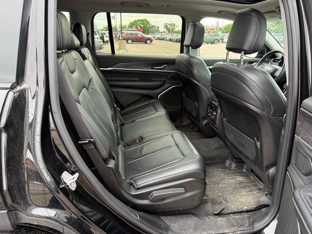 2022 Diamond Black Crystal Pearlcoat Jeep Grand Cherokee L Limited 4X4 SUV