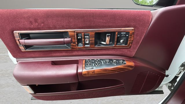 Used 1996 White Chevrolet Classic image 17