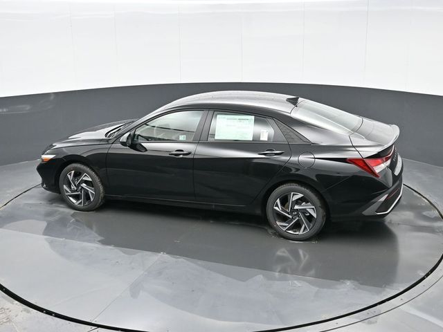 2025 Hyundai Elantra SEL 24