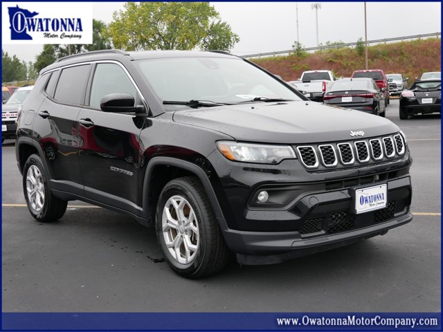 Diamond Black Crystal Pearlcoat 2024 Jeep Compass SUV / Crossover Four-Wheel Drive 8-Speed Automatic