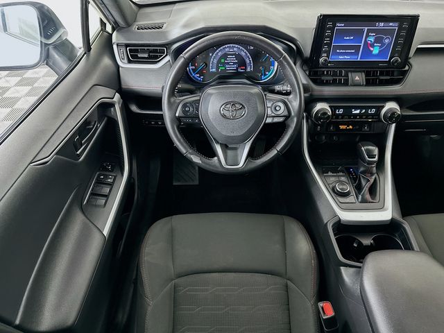 2021 Toyota RAV4 SE - Photo 20