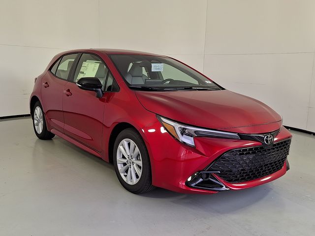 2026 Toyota Corolla Hatchback SE's photo