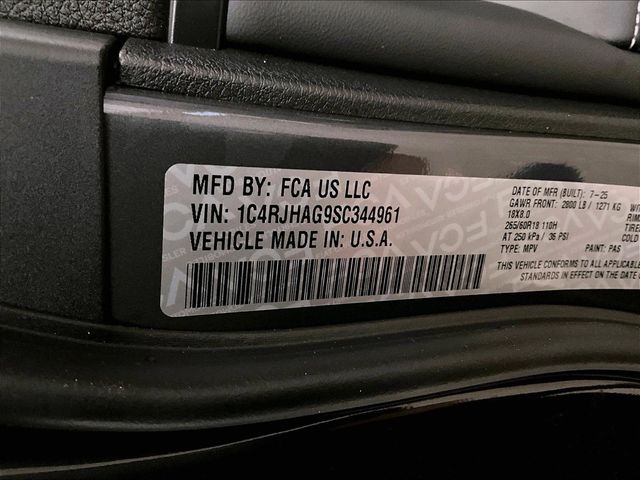 2025 Jeep Grand Cherokee Laredo X Gray at South Hills CDJR
