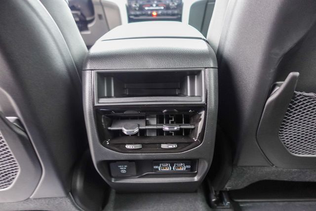 new 2025 Jeep Grand Cherokee car, priced at $40,720