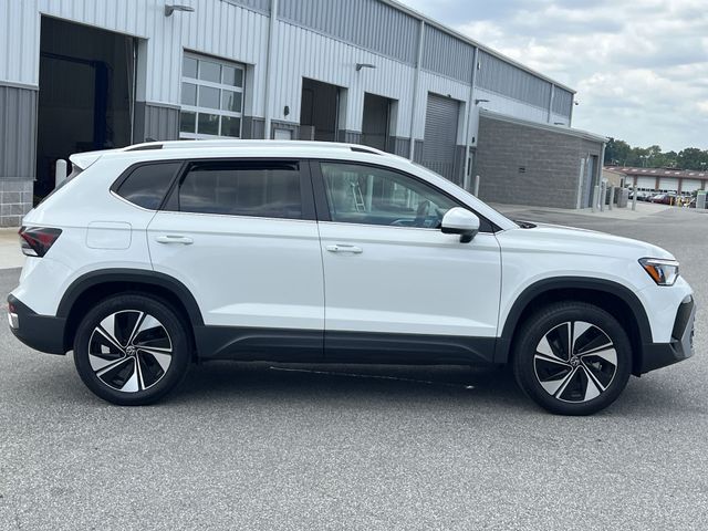 Used 2025  Volkswagen 1.5T SE image 14