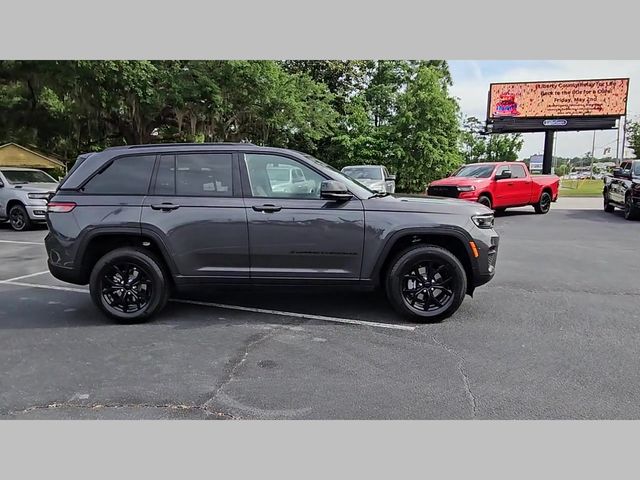 2025 Jeep Grand Cherokee Altitude X 4x2