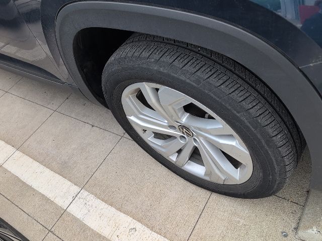 2023 Volkswagen Atlas 2.0T SE w/Technology Blue at Subaru and VW of Moon Township