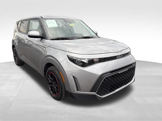 Steel Gray 2025 Kia Soul SUV / Crossover Front-Wheel Drive Continuously Variable Transmission