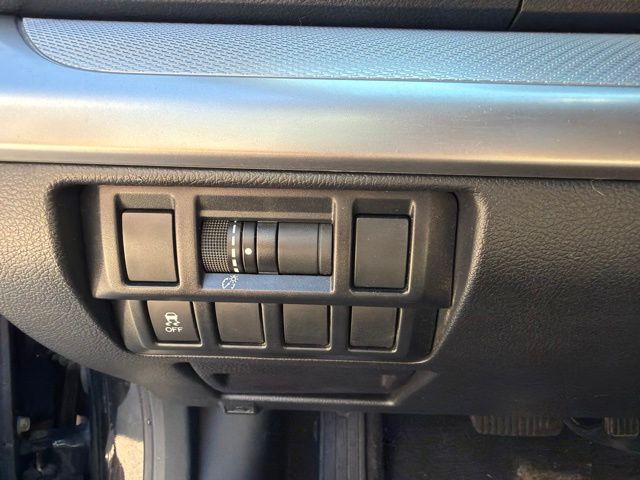 Used 2017 Black Subaru 2.5i Premium image 21