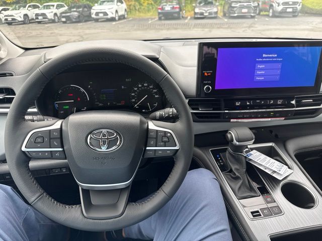 New 2026 Toyota Sienna Van