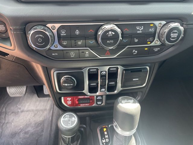 Used 2025 Jeep Wrangler SUV