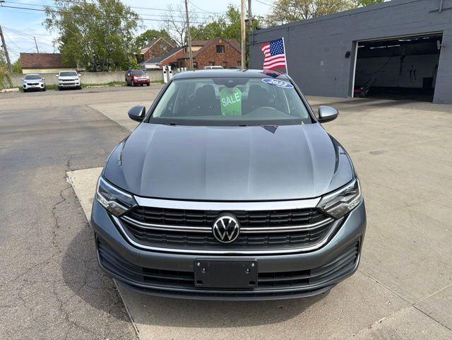 View vehicle photo 3