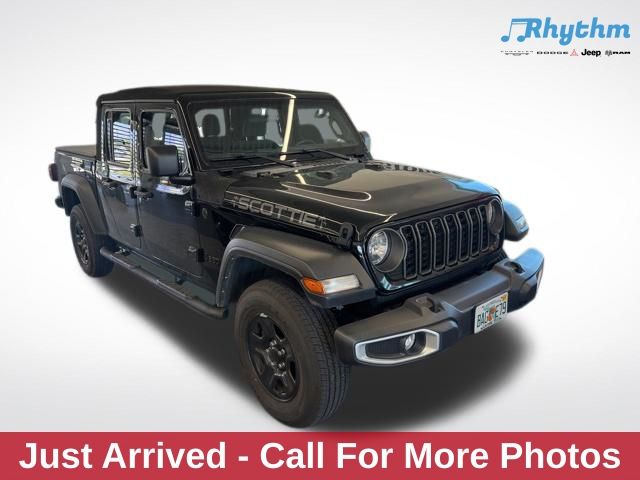 Black Clearcoat 2024 Jeep Gladiator Sport Crew Cab 4WD Pickup Truck Four-Wheel Drive 6-Speed Manual