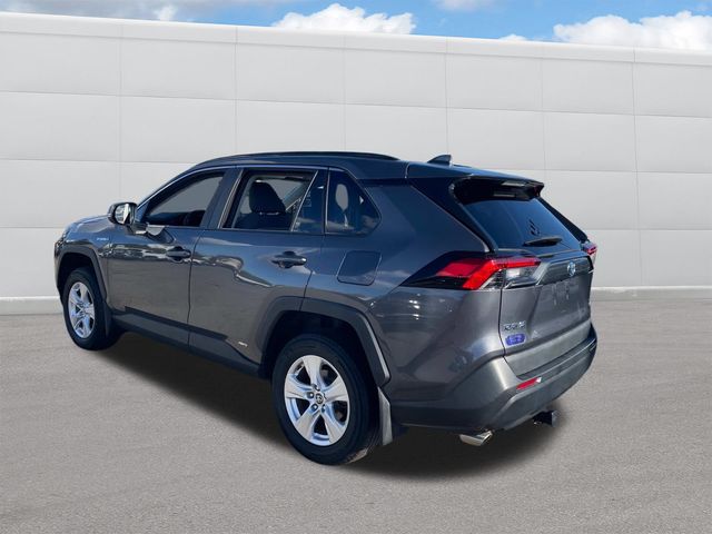 2021 Toyota RAV4 Hybrid XLE 3