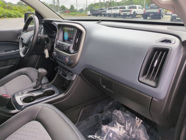 Used 2018 Black Chevrolet Z71 image 33