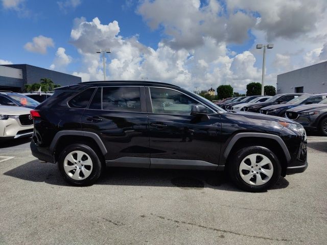 2021 Toyota RAV4 LE 6