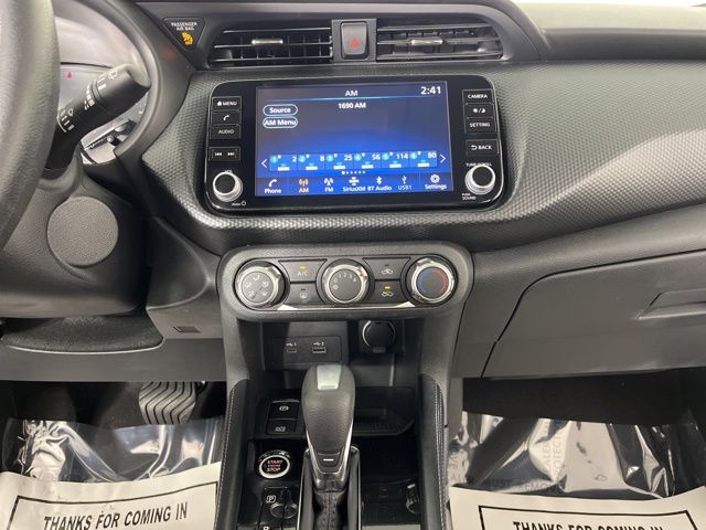 2023 Aspen White Tricoat Nissan Kicks SV FWD SUV