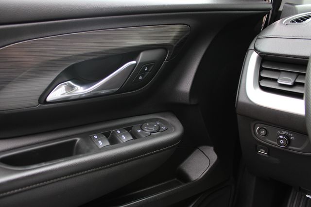 Used 2022 Black GMC SLE image 11