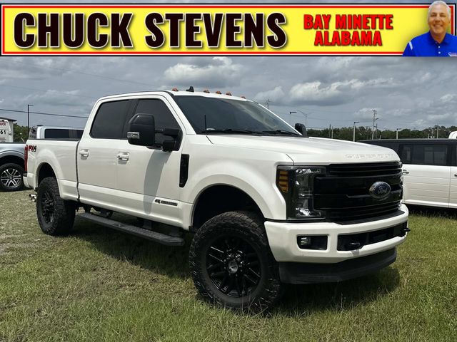 White 2019 Ford F-250 Super Duty Lariat Crew Cab 4WD Pickup Truck Four-Wheel Drive 6-Speed Automatic