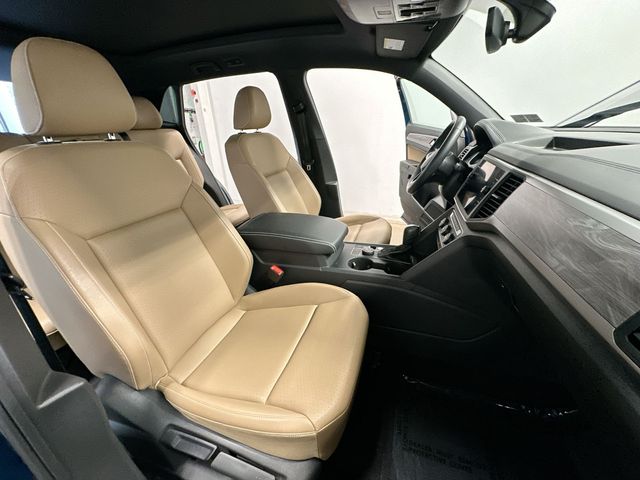 2020 Volkswagen Atlas Cross Sport 2.0T SE w/Technology Blue at Sutliff Volkswagen