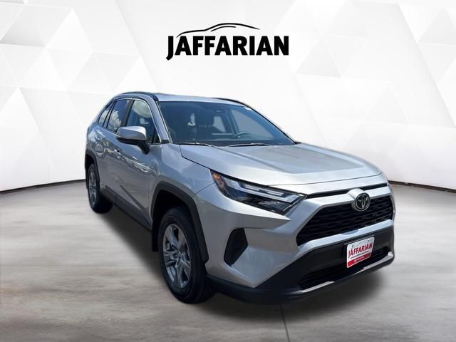 2025 Toyota RAV4 Hybrid XLE AWD's photo