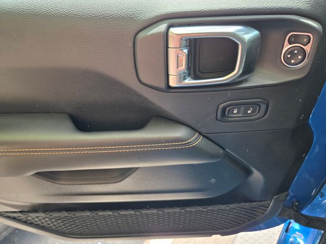 Used 2025 Blue Jeep Sahara image 7