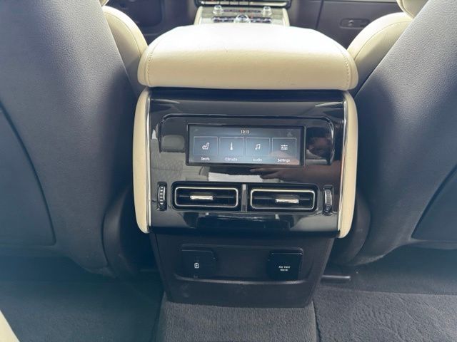 Used 2020 White Lincoln Black Label Grand Touring image 16