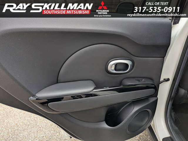Used 2015 White Kia Exclaim image 13