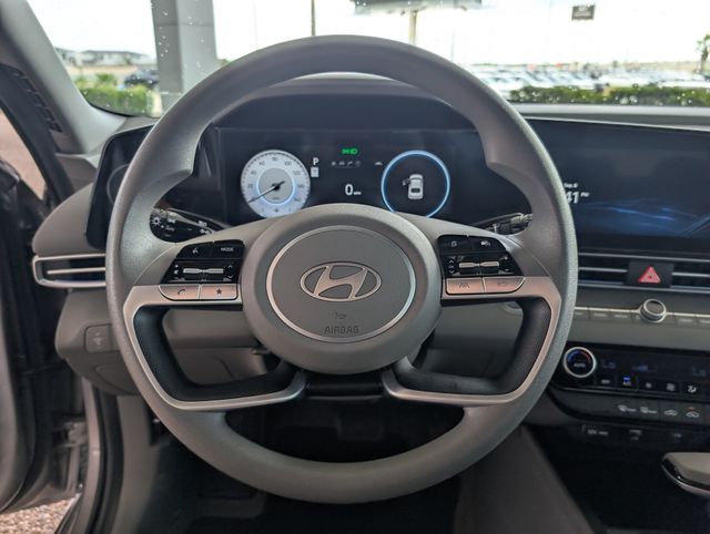 2024 Hyundai Elantra SEL Silver at Community Toyota
