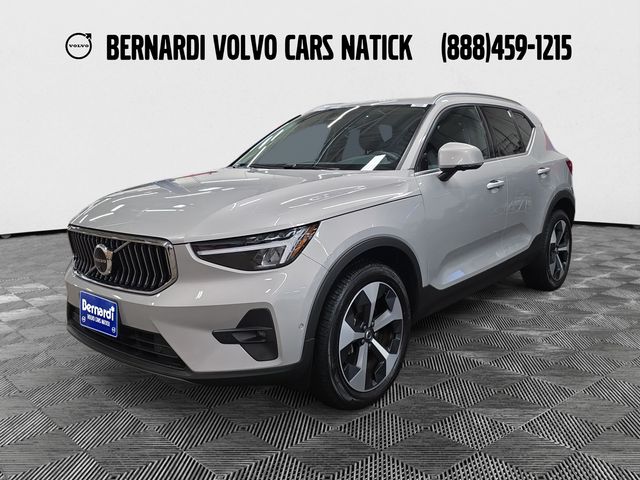 2025 Volvo XC40 B5 Plus Bright Theme AWD