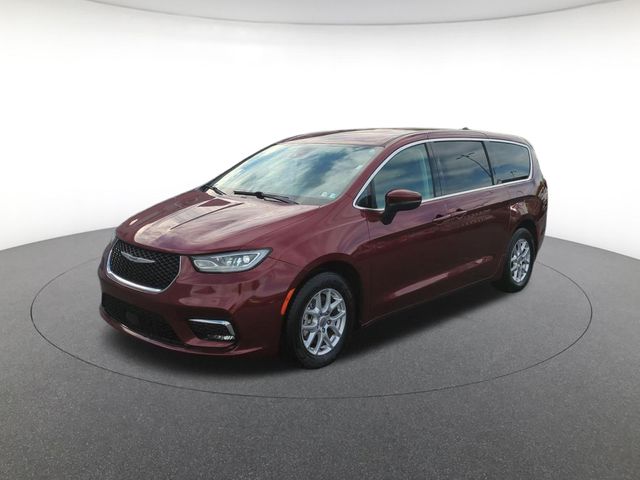 used 2023 Chrysler Pacifica car, priced at $23,790