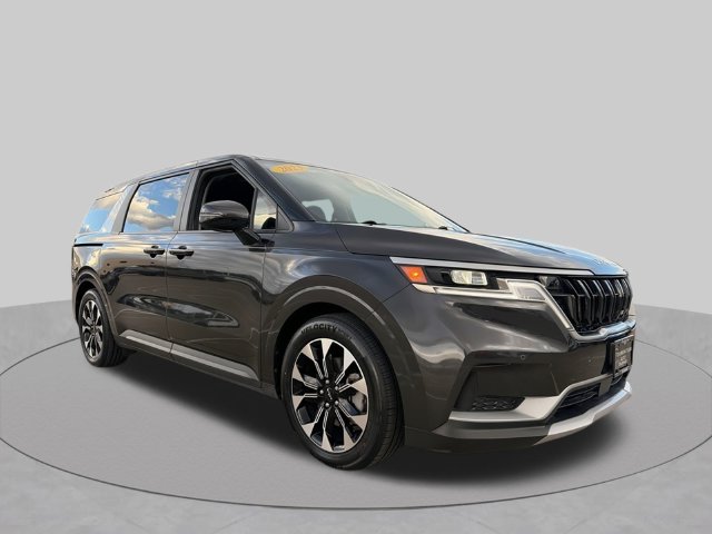 Used 2023 Kia Carnival Van