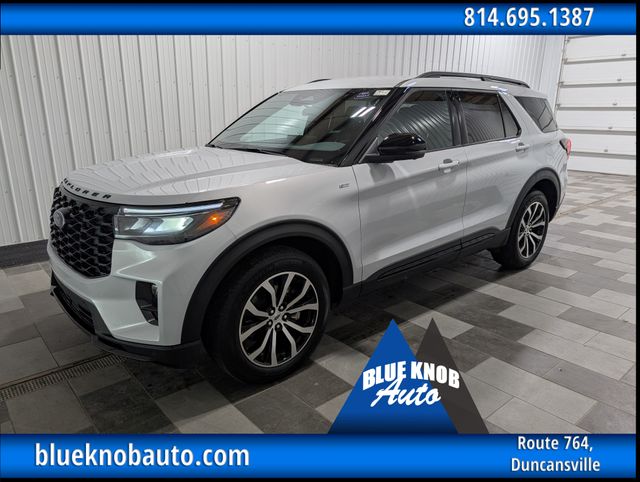 White Metallic 2026 Ford Explorer SUV / Crossover All-Wheel Drive Automatic