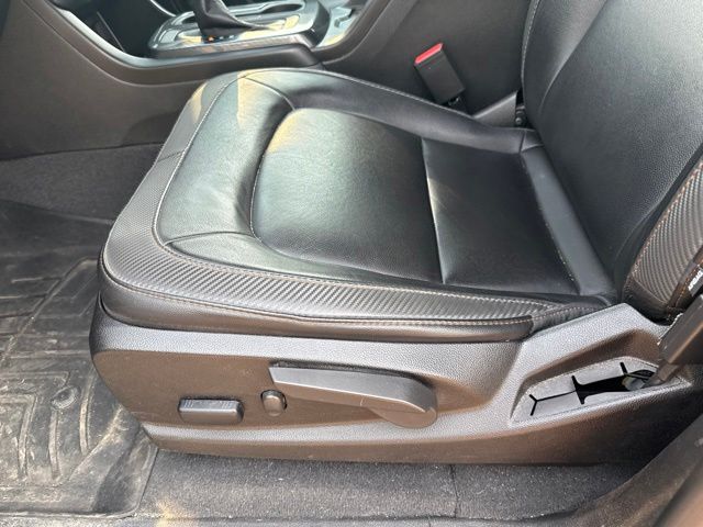 2022 Onyx Black GMC Canyon AT4 w/Leather 4X4 Truck