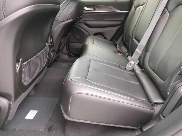 new 2026 Jeep Grand Cherokee car, priced at $42,650