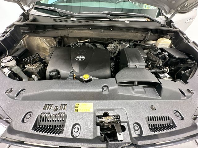2017 Toyota Highlander SE Silver at Rochrich Mazda