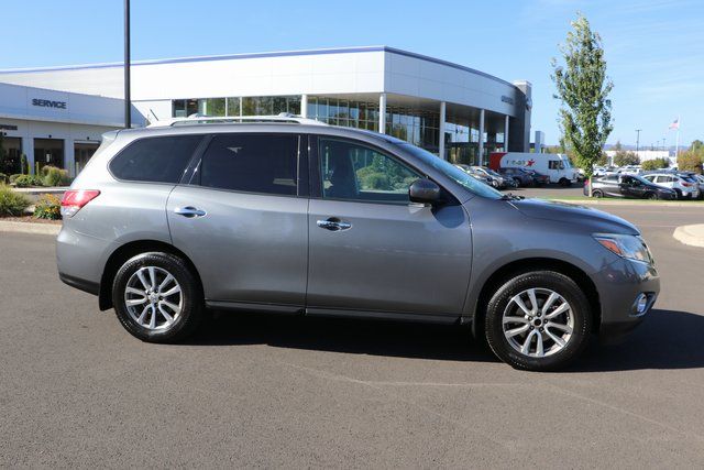 2015 Nissan Pathfinder SV 17