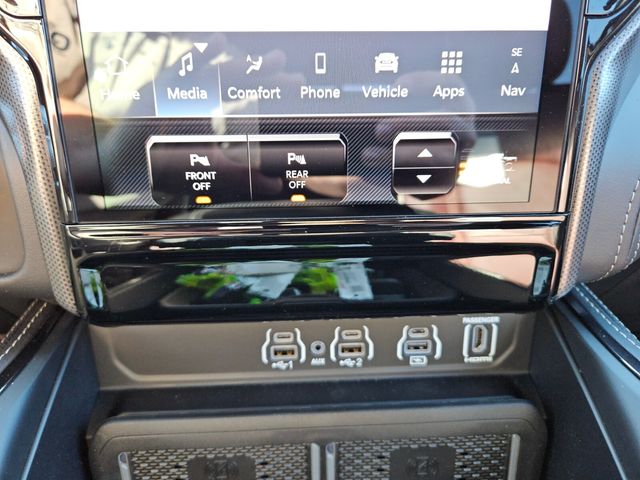 2026 Ram 1500 Limited Crew Cab 4x4 5'7" Box