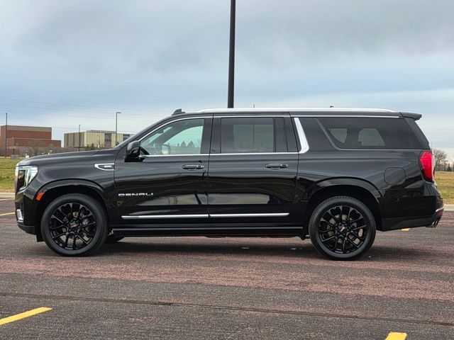 2022 GMC Yukon XL 4WD Denali
