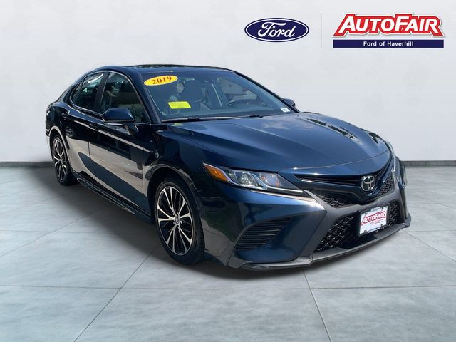 Teal (Aqua) 2019 Toyota Camry Sedan Front-Wheel Drive 8-Speed Automatic