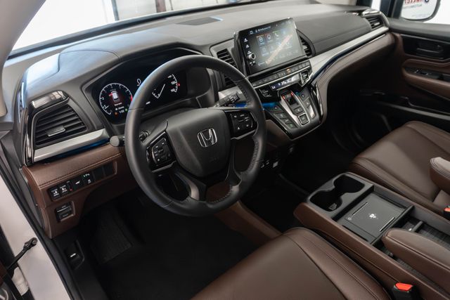 Used 2025 Honda Odyssey Van