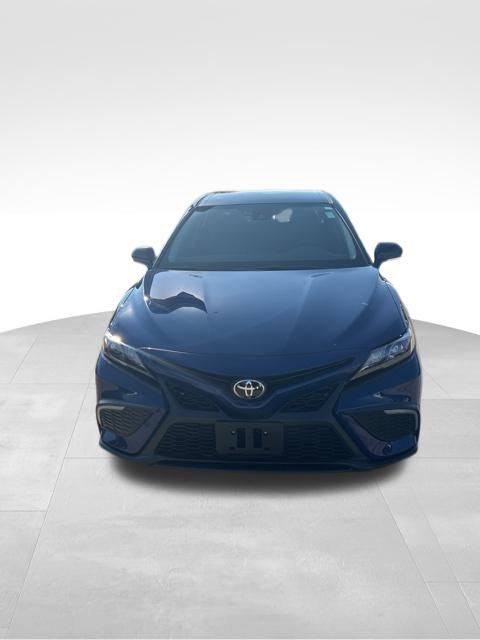 2024 Toyota Camry SE 2