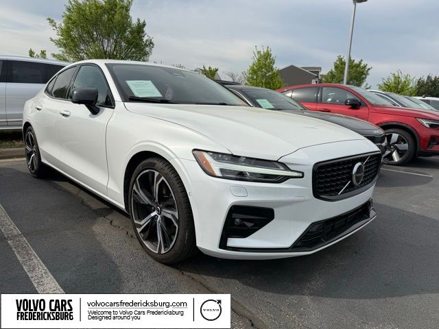 Crystal White Pearl 2025 Volvo S60 B5 Plus AWD Sedan All-Wheel Drive Automatic