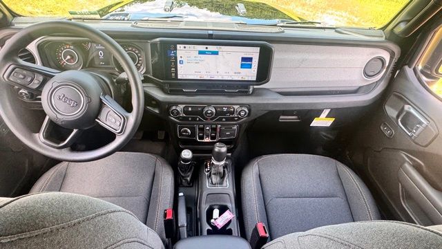 new 2025 Jeep Gladiator car, priced at $33,237