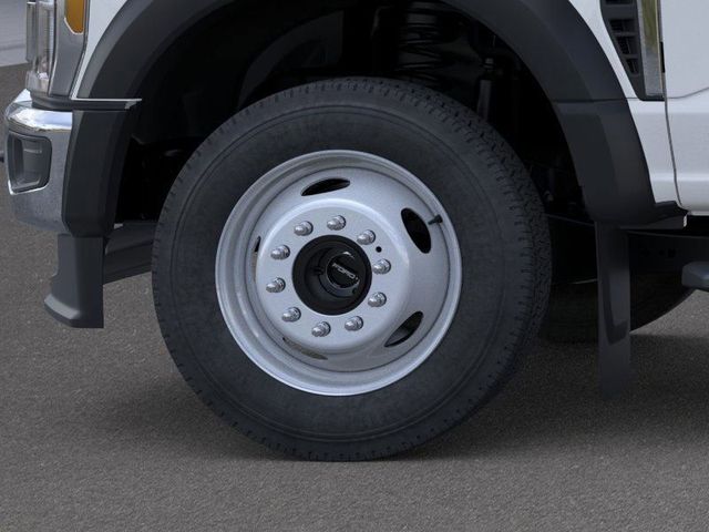 New 2026 Oxford White Ford F-550® XL image 19