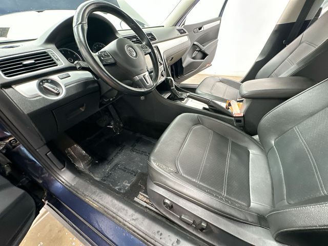 2012 Volkswagen Passat 2.5 SE Blue at Subaru and VW of Moon Township