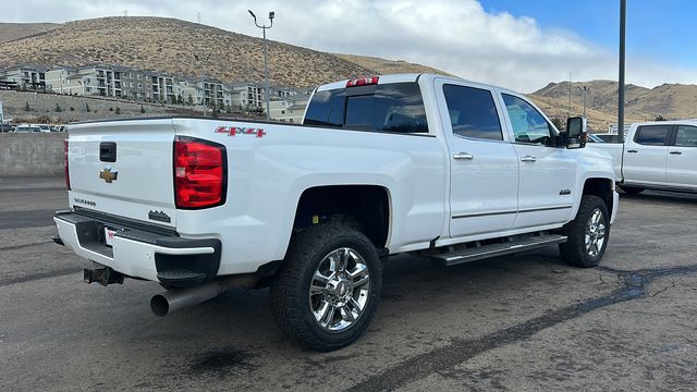 2017 Chevrolet Silverado 2500HD High Country 3