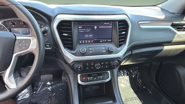 Used 2023 White GMC SLE image 27