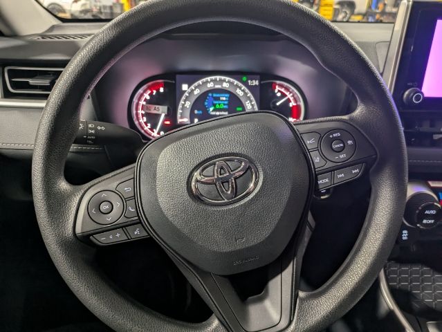 2024 Toyota RAV4 XLE 16