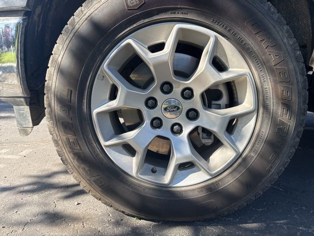 View vehicle photo 7